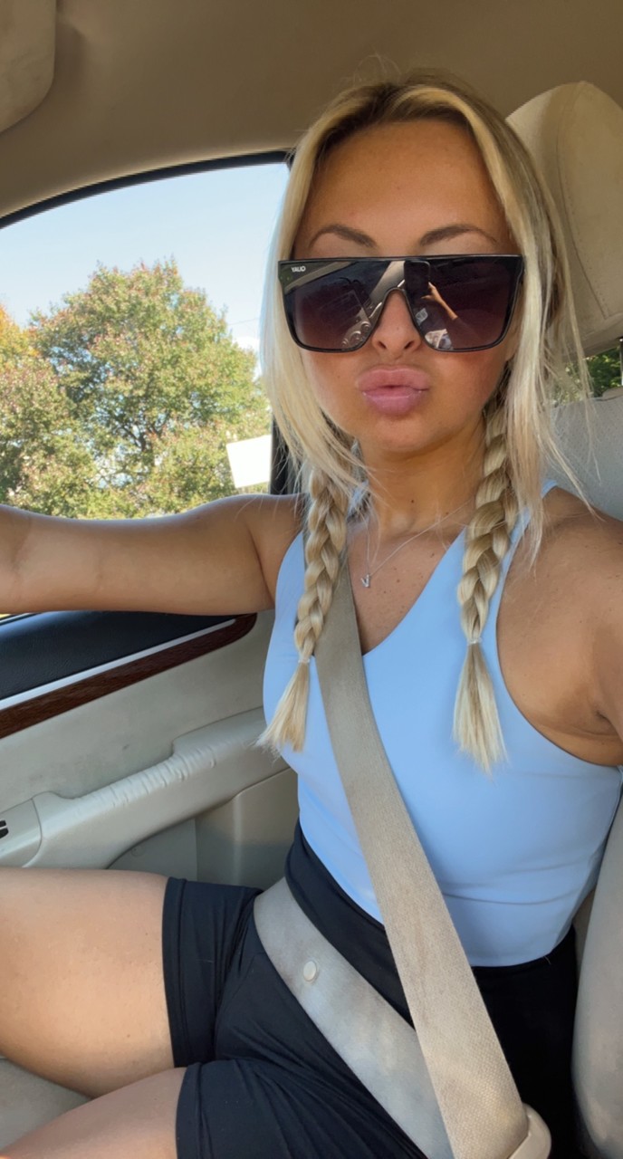m♡lf  next door at onlyfans