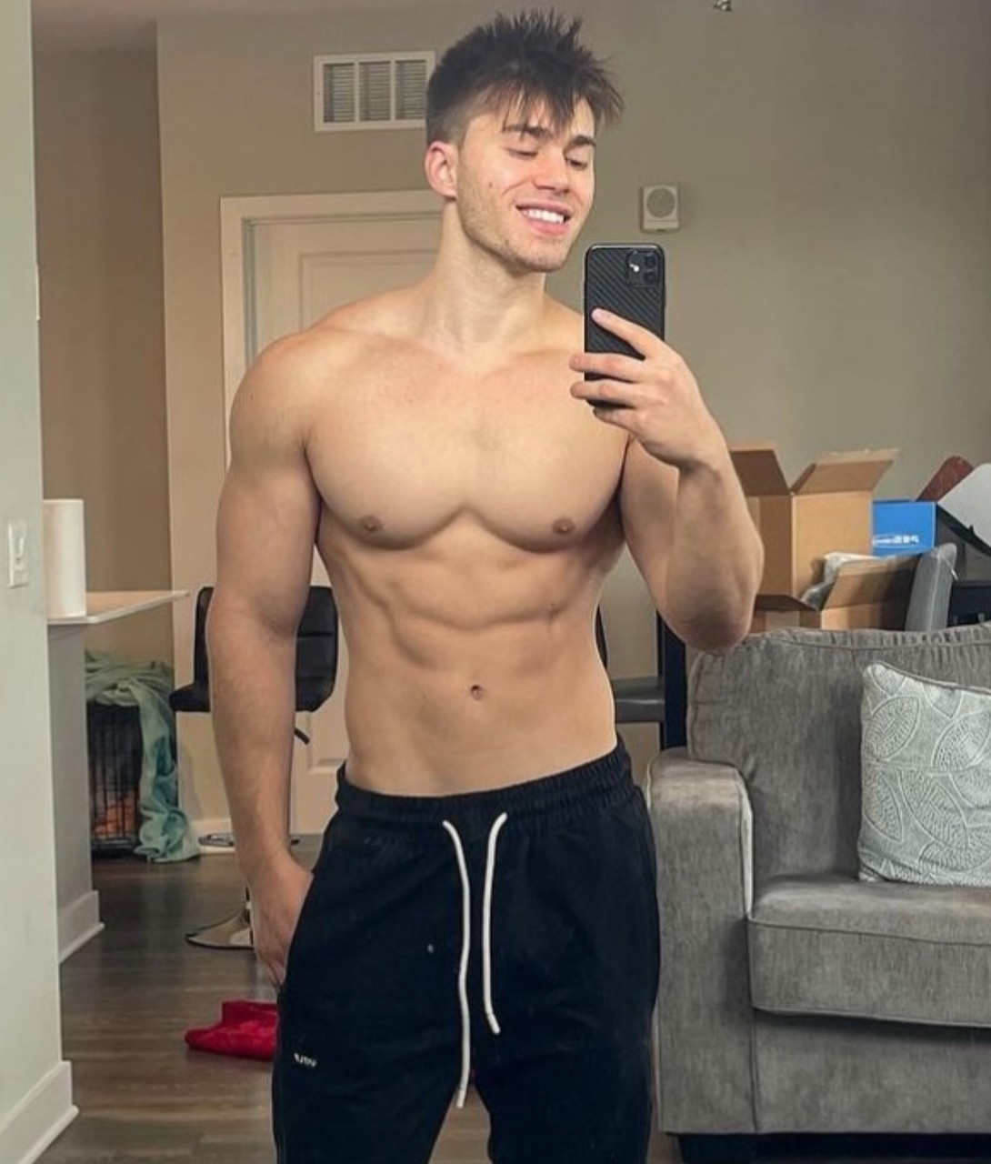 Aaron at onlyfans
