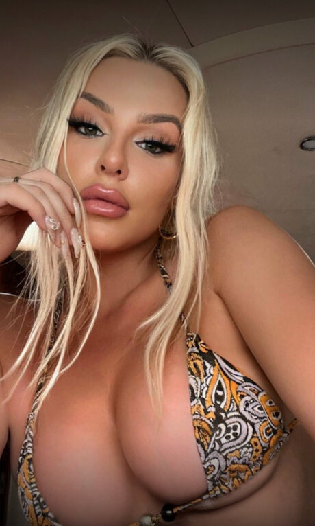 ❤️‍🔥 tana mongeau