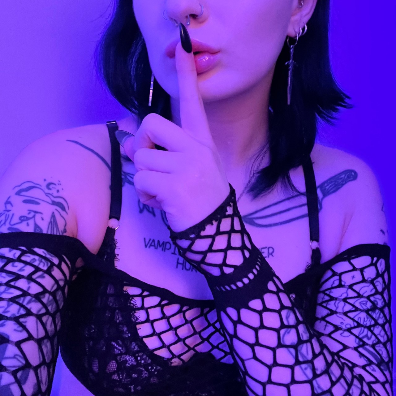 𝔤𝔬𝔱𝔥 𝔟𝔲𝔫𝔫𝔶 at onlyfans