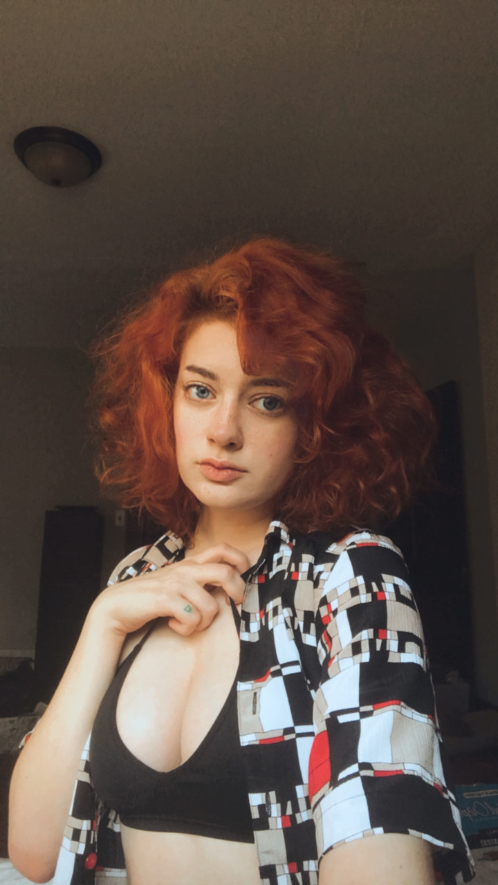 VAL NOIR 🦊 at onlyfans