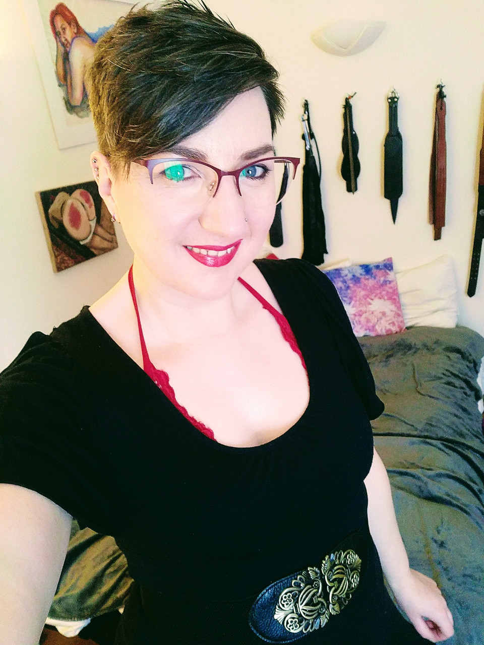 Curvy spanking lover Pandora Blake 🍑 at onlyfans