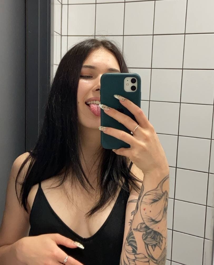 Karine77 at onlyfans
