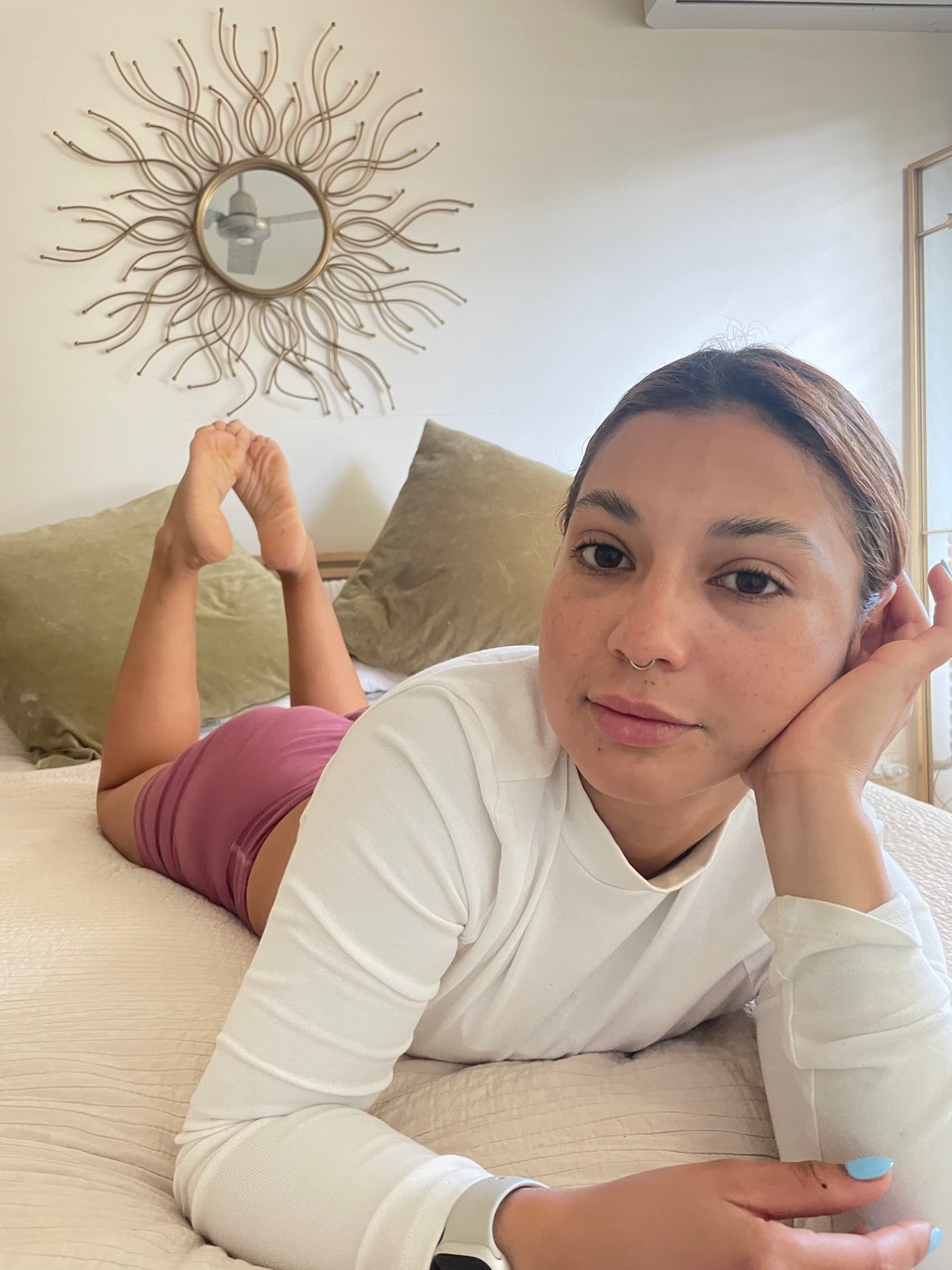 Legs on Lola at onlyfans
