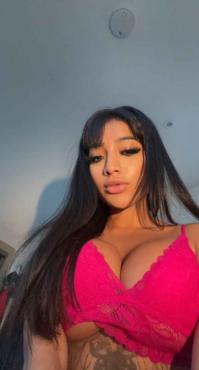 Yasmina Khan 💘 at onlyfans