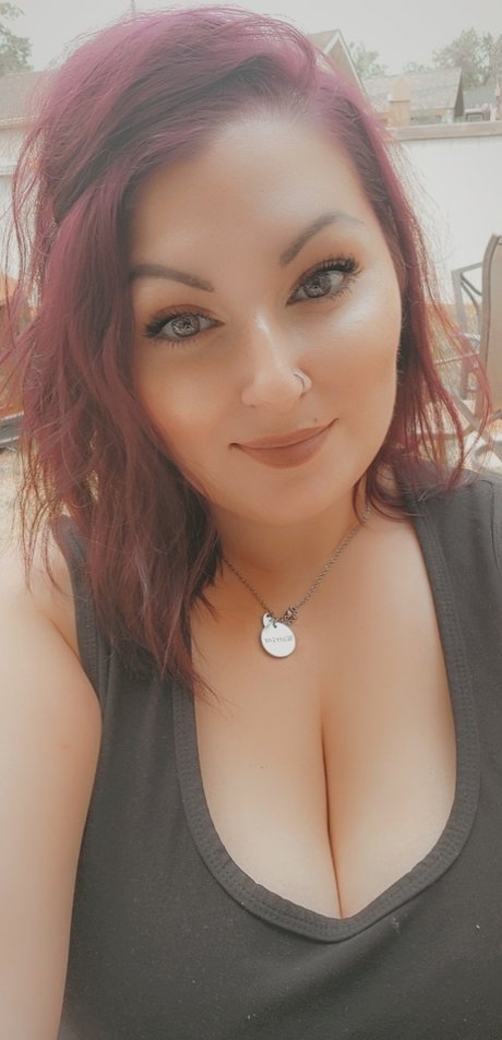 Curvy browneye baby
