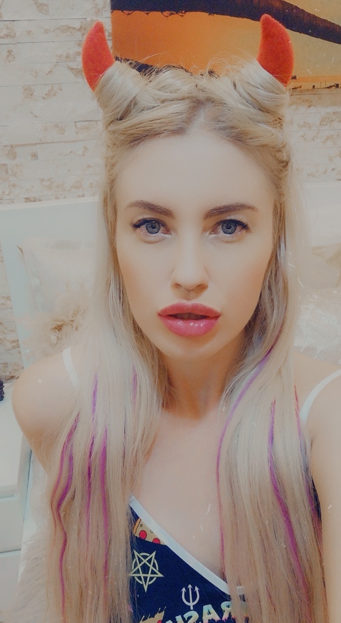 ♠️EroticTanya♠️cuckoldress at onlyfans
