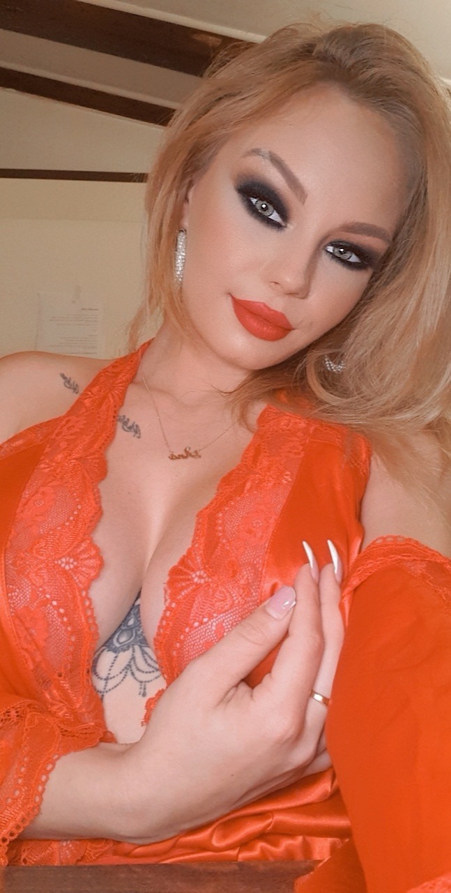 KatieNova at onlyfans
